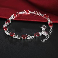 Bracelets de liaison Red Crystal Women's Hand pour les femmes accessoires de mode coréens 2022 Vente de produits de luxe