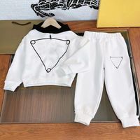 Fashion Children Hooded Sport Sports Boys Girls Triangle Letter Imprim￩ Sweat ￠ capuche Pantalon d￩contract￩ 2pcs P Style Autumn Kids V￪tements V￪tements A9084
