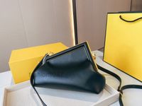 Sagniere Designer First F Hobos Bags Leather Borse Lady Luxury Prese di alta qualità Calcarie classiche Crossbody 2022 di alta qualità