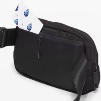 Bel çantaları fanny paketleri tasarımcı bagaj yoga aksesuarları cep telefonu depolama elverişli çok fonksiyonlu açık spor eğlence çantası metal marka logo