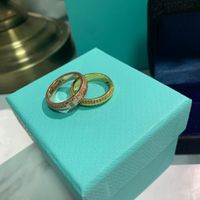 Designer Ring Fashion Women Jewelrys Gift Luxurys Full Diamond Gold Rings Designer Coppia Gioielli Regali di stile Spesa personalizzata Genezza bella