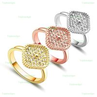 2022 Yeni lüks tam elmas yüzük Kadınlar için klasik moda kristal dört yapraklı yonca halka tasarımcısı mücevher Sevgililer Günü Hediyesi
