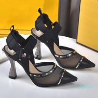 2022 Yeni Moda Tasarımcısı Sandalet Kadınlar Elbise Ayakkabı Siyah Stiletto Gladyatör Açık Ayak Ayak Bileği Strap Party En Kalite