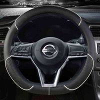 تغطية عجلة القيادة للسيارات D نوع Pu Leather for Nissan Xtrail Qashqai Rogue Sport Rogue 2017 2018 2020 2021 Altima Versa J220808