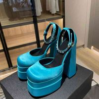 Zapatos casuales para mujer zapatos de plataforma de doble plataforma Ladys Luxurys Diseñadores de tacón cuadrado Sandalias de tacón alto Cristal de seda de cuero genuino