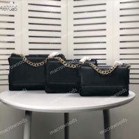 Luxurys Women Chain Crossbody Bags Designers 19 حقيبة يد من الشبكة الشاش