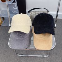 Модельер бейсболка осень и зимний вельвет Каскатт пары в том же стиле путешествия на открытые солнцезащитные кепки для солнцезащитного крема.