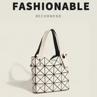Umh￤ngetaschen Frauen falten Handtaschen 6-Gitter-Geometrie Laser-Einkaufstasche Geometrische Mini-Kapazit￤t Telefon Brieftasche weibliche Einkaufen