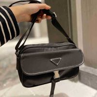 Erkek kadın tasarımcı çantaları çanta omuz üçgen mesaj moda klasik pratik siyah crossbody çantalar 0406