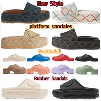 Designer Sandals Platform Womens Slippers Flat Italie Brand Fashion Fashion Broidered Toivas ￩pais semelles femmes Hollow Man Bottand