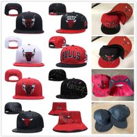 Командная баскетбольная шляпа Snapback установил вязаные вязаные регулируемые спортивные шарики Red Black Hip Hop Letter
