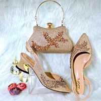 Zapatos de diseño de tacón medio en forma de color melocotón zapatos y bolsos populares zapatos de fiesta de bodas africanos con bolsa 220822