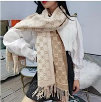 Lenço de caxemira de cashmere feminino lenços de letra completa Toque macio slops quente com etiquetas outono shawls longos de inverno 180x70cm