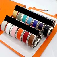 Novo 18mm Silver Cuff Bracelet Moda Menina Classic Mulheres Designer Bracelets de alta qualidade 316L J￳ias de pulseira de a￧o inoxid￡vel