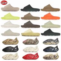 2022 Designer Slippers Men Femmes Sandales Hole Chaussures Foam Ocher Runr Bone Resin Clogs Desert Ararat Slippers Luxury Luxury Slipper Size Run Small