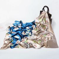 Axiles visuales de bufandas 90 90 cm Mujeres cuadradas de impresión digital de lujo y chal Falard Femme Floral Bandana Soft Bodband Soft Bodad
