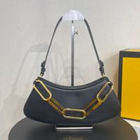 2022 디자이너 여성의 겨드랑이 가방 핸드 헬드 어깨 끈 초승달 가방 플러시 금 사슬 지퍼 클로저 패션 올 매치