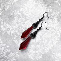 Boucles d'oreilles en peluche 2022 Gothic Delated Red Crystal for Women Personalité vintage Black Bat Pendant Halloween Party Bijoux Gift