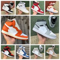Jumpman 1 1S Retro Yüksek Basketbol Ayakkabıları Erkek Kadınlar Fragman X Travis Hafif Duman Gri Antrasit Patent Chicago Kayıp ve Marffy Midnight Donanma Sneakers'ı buldu