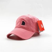 Capes de balle de luxe pour femmes Designer Brand Baseball Hat Classic Snapback Fashion Letter des chapeaux Sunhats décontractés Hat à hommes Caps de randonnée