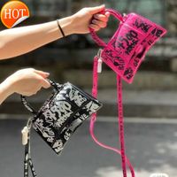 Frauen Luxusdesigner Handtaschen 2023 Neues Roller Doodle Hourglas Single Recond Bag Classic Multifunktional tragbarer Tragbeutel Factory Direktverkäufe
