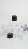 300 x 5 g 10 g leeres lose Pulverglas mit sifter kosmetischen Kunststoffpulver Pulver H￼lle Fahrt Probe Unterpackung Box8435419