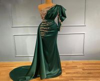 2022 Mermaid verde escuro Excesso de baile de baile de manga comprida Um vestido de festa de mi￧angas de ombro com trem5028855