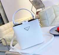 Luxurys Designers toes moda kadın çanta bayanlar rahat tote omuz çantaları kova çanta debriyaj çanta