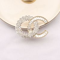 Luxo Mulheres Designers Marca C-Letter Broches 18K Bated Gold Plated Crystal Rhinestone Jeia Broche Charm Pin Pin Marry Party Party Gift Accessorie