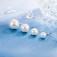 Orecchini di perle retrò con fascino di lusso leggero 2022 nuovi orecchini di temperamento di minoranza femminile ragazza