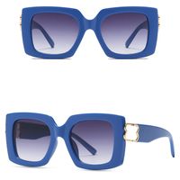 トレンディなデザイナーサマーサングラスグラディエントサングラスサングラスメタルレターサングラスストリートシューティング凹面形状メガネ