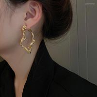 Kolczyki Dangle Nowoczesne biżuterię 925 Srebrna igła Nieregularna skręt 2022 Trend geometryczny złoty kolor dla kobiet