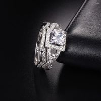 Кластерные кольца роскошные 925 серебряное кольцо стерлингового серебряного камня для женского дизайна моды.