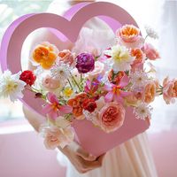 Geschenkverpackung herzförmige tragbare Blumenkästen romantische Feste Farbpackungspapierbox für Frauen Blumen Bündel Verpackung Valentinstag