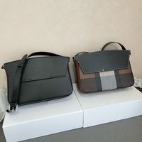 Designer de luxe sac ￠ dos de mode de mode sac ￠ bandouli￨re Sac ￠ bandouli￨re noir Classic LETTRE PLAINE Cuir ￩pais Cha￮ne tress￩e CARRE