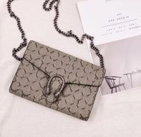 Designi di alta qualità Luxurys Designer Fashion Crossbod Borse Borse Bottoni Borse borse borse per cartoncino borse spalla spalla Mini borsa 20 cm