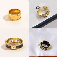 Luxury Designer Ring Women 18K Gold Slate Marca de diamantes Clover Anillos de moda accesorios para joyas de boda para mujeres Regalo versátil ajustable nunca desvanecido