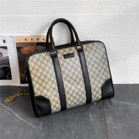 Erkek çantası tasarımcısı Crossbody Postacı çantalar Luxurys Womens Dizüstü Tag Klasik Çift Mektuplu Baskı Donanımı Moda Çantası Cowhide