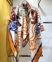 الأوشحة الفاخرة الطبيعية وشاح الحرير النساء الكشمير التفاف شال سكوير 135 سم باندانا سيدة هدية نمط