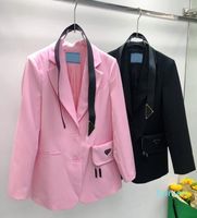 Frauen Designerjacken Frühling Herbst Long Jacke mit Gürteln Modebretter Abzeichen Pailletten Coats lässig Streetwear Black Pink
