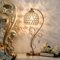 테이블 램프 유럽 고급 크리스탈 데스크 램프 침실 침대 옆에서 창조적 인 낭만적 인 웨딩 장식 라이트