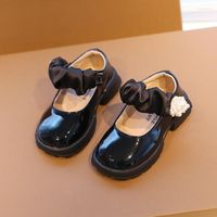 أحذية مسطحة من جلد الأطفال الربيع الخريف الفتيات الأميرة الحلو لؤلؤة براءات الاختراع ناعمة أسفل G431