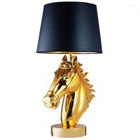 L￡mparas de mesa Nordic Luxury Gold Horse Resin for Sala de estar Bedside Desk Bast Bitside Luck Decoraci￳n del hogar Ligera moderna Accesorios de luz LED