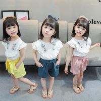 의류 세트 여름에 태어난 여자 아기 옷 패션 디자인 플라잉 슬리브 탑 반바지 유아 소녀 복장을위한 정장