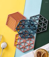 Masa Paspasları Nordic Silikon Takım Yalıtım Mat Hexagon Anti-Slip Çay Anti-Deldirme Kasesi Placemat Mutfak Aletleri