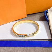 Europa America moda estilo pulseiras femininas pulgle jóias de designer de luxo 18k ouro banhado aço inoxidável amantes de casamento banglles wholesale s290