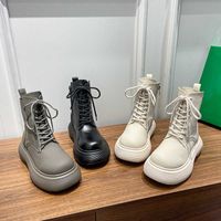 أحذية سميكة سولد مارتن بوتس النسائية 2022 الجديدة الجديدة السوداء القصيرة الأحذية الربيع والخريف