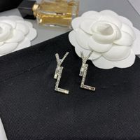 Boucles d'oreilles cr￩atrices de mode pour femmes bijoux lettre d'or ￩talon de boucle d'oreille de cr￩ateurs de femmes concepteurs de cerceaux de mariage poteaux d'oreille pendentifs heanpok avec bo￮te