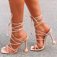 Sandales Summer Sexy Lace Up Women Square Toe Spike Talon Cross Cross Party Chaussures Talons hauts Pumps