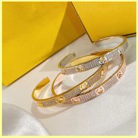 2022 Pulseras de brazalete de dise￱ador de moda para hombres Letras de oro de diamante completo F Pulseras Regalos para mujeres Luxury Love Pulseras Joyas